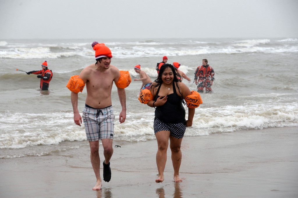 ../Images/Nieuwjaarsduik Nederzandt 2017 084.jpg